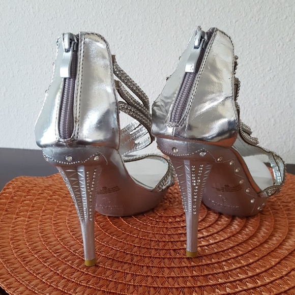 Shoes - Picture 3 of 3